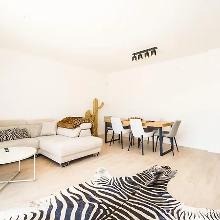 La Campana 4 Bedroom
